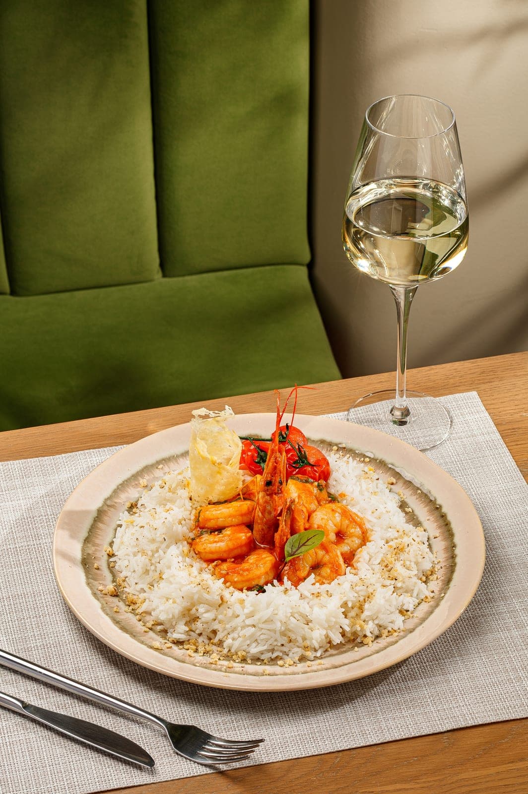 Gambas del Chef: shrimp in tomato sauce on basmati rice